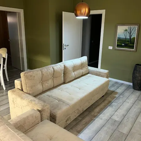 Alles Air Albania Lägenhet